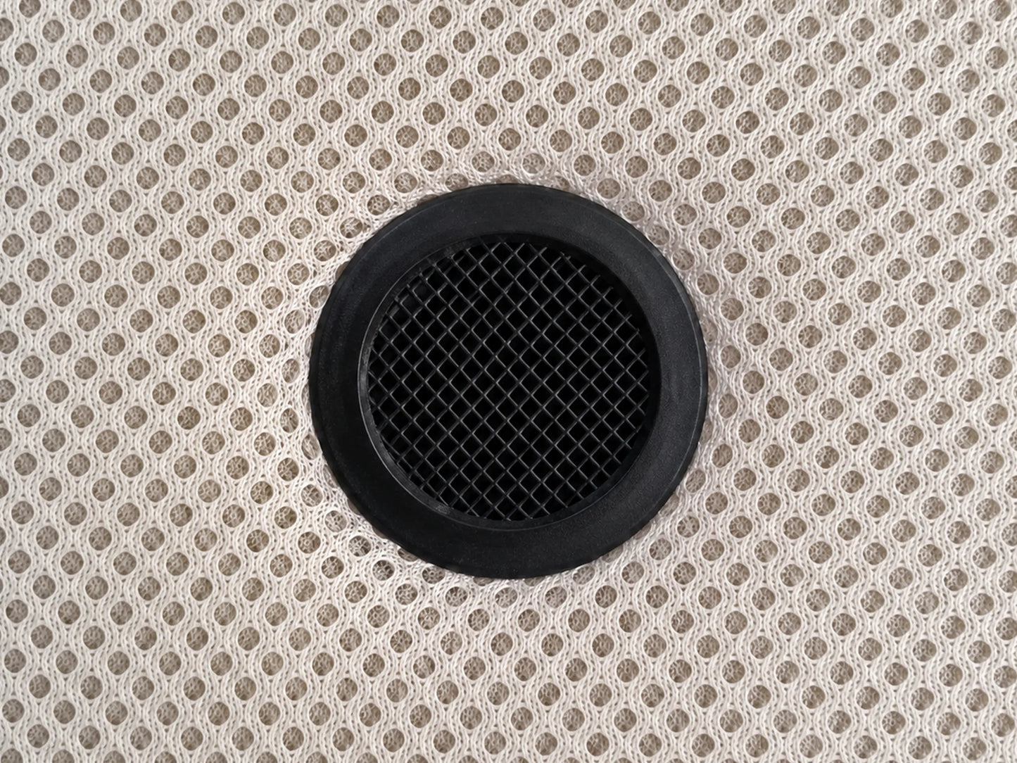 Base Estofada 3D de cor Bege com Aeradores Antibolor